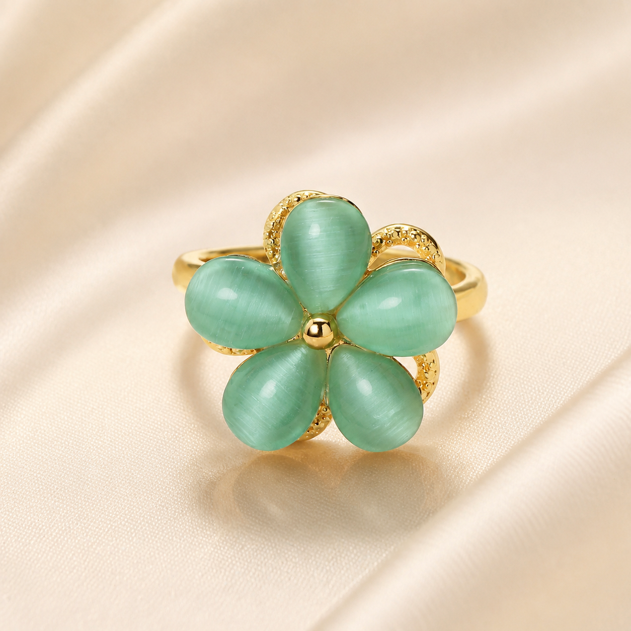 Mint Bloom Rotating Cat-Eye Flower Ring